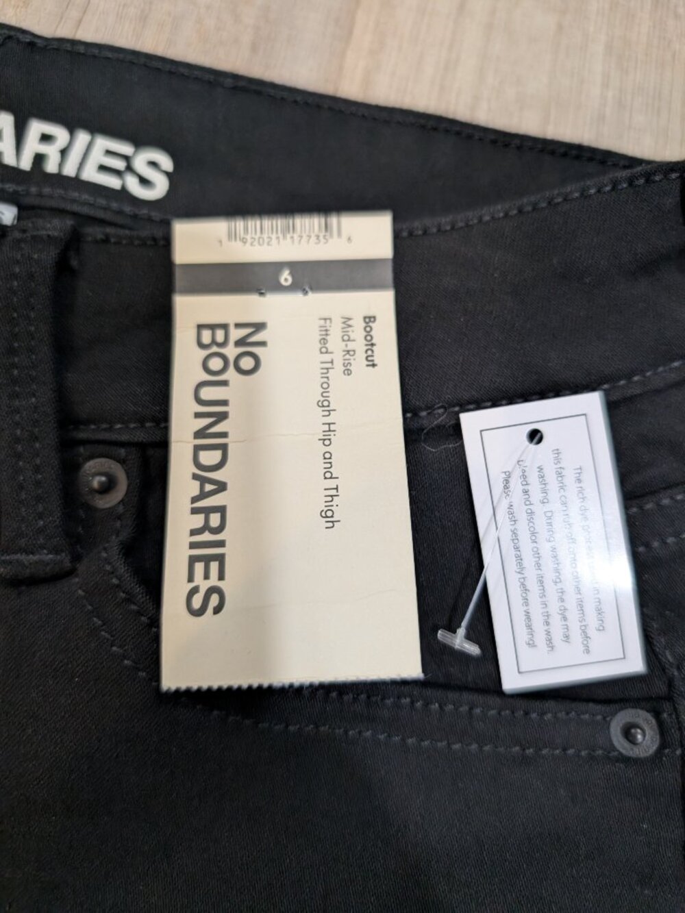 Bootcut Mid-rise Fitted Through Hip & Thigh - No Boundaries - Size 6 - Jeans - Picture 2 of 6
